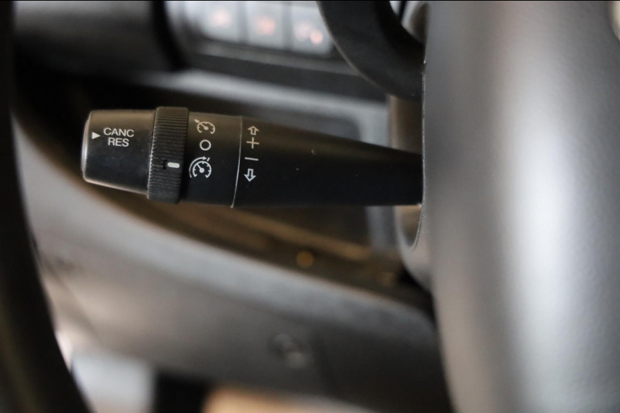 Peugeot Boxer 335 2.2 BlueHDi L2/H2 CAMERA TREKHAAK AIRCO NAVI CRUISE CONTROL LEASE v/a € 144,-p.m. Inruil mogelijk