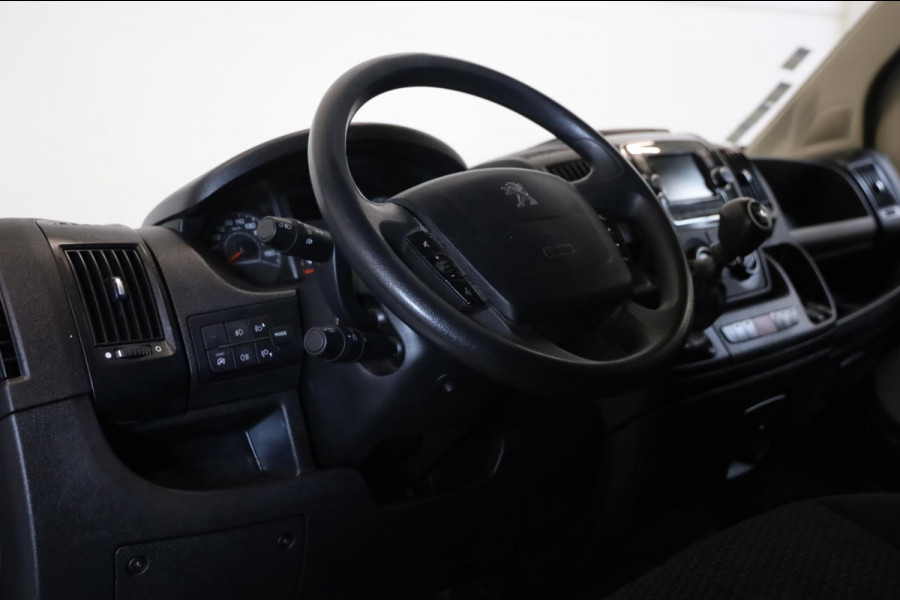 Peugeot Boxer 335 2.2 BlueHDi L2/H2 CAMERA TREKHAAK AIRCO NAVI CRUISE CONTROL LEASE v/a € 144,-p.m. Inruil mogelijk