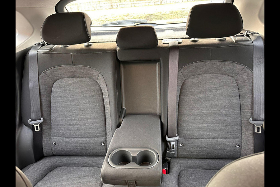 Hyundai Kona EV Comfort 64 kWh | SOH: 96,4% | 3 Fase |Warmtepomp | Navi | Adaptive CC | Climate |