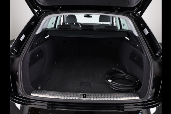 Audi e-tron 50 quattro edition 71 kWh 313 pk | SoH 99% | Navigatie | Trekhaak (afneembaar) | Parkeersensoren | Luchtvering |