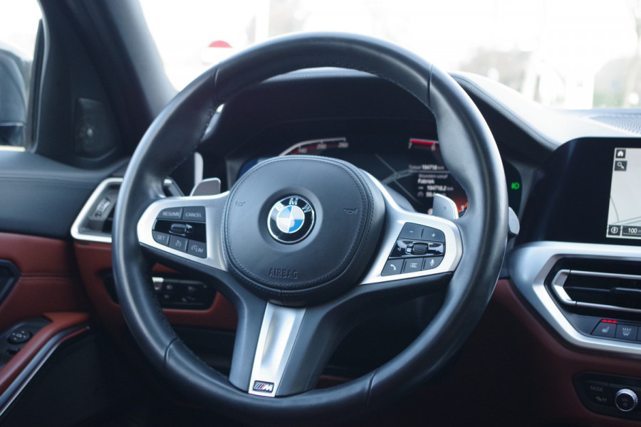 BMW 3 Serie Touring 330i 259 PK High Executive M-Sport Edition, Panoramadak, Trekhaak, Individual, Head-Up