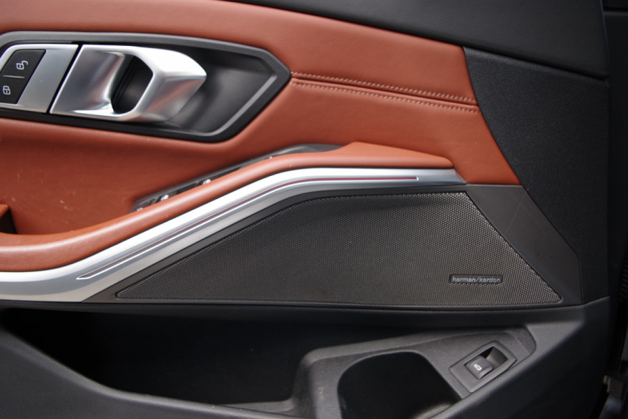 BMW 3 Serie Touring 330i 259 PK High Executive M-Sport Edition, Panoramadak, Trekhaak, Individual, Head-Up
