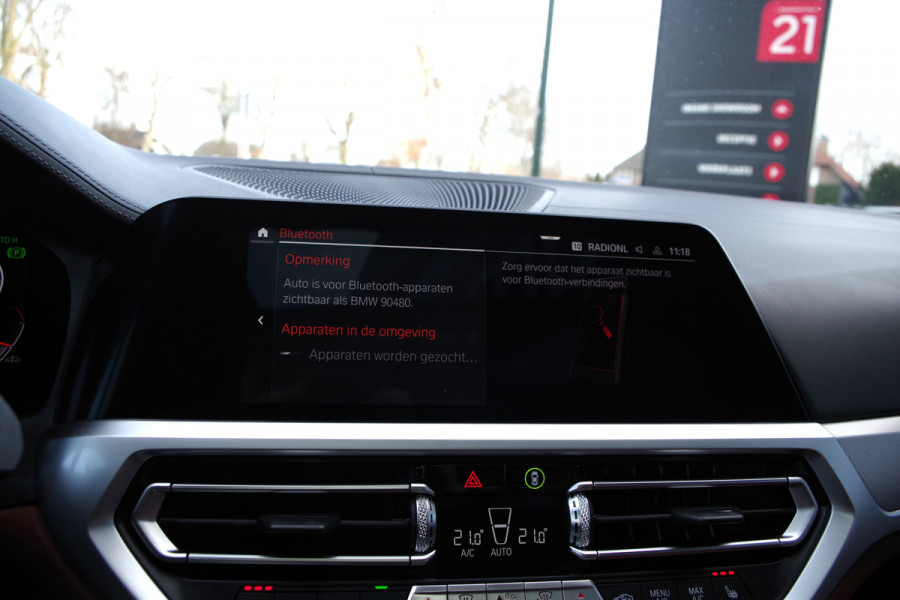 BMW 3 Serie Touring 330i 259 PK High Executive M-Sport Edition, Panoramadak, Trekhaak, Individual, Head-Up