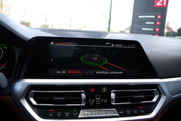 BMW 3 Serie Touring 330i 259 PK High Executive M-Sport Edition, Panoramadak, Trekhaak, Individual, Head-Up