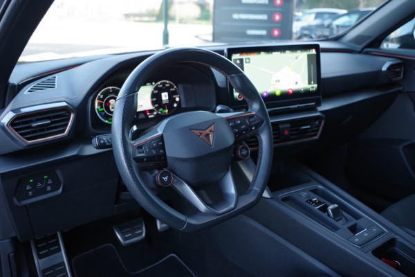 CUPRA Formentor 1.4 e-Hybrid 245 PK VZ Performance PHEV, Panoramadak, Keyless, Stuur-Startknop, Winterpakket, Memory