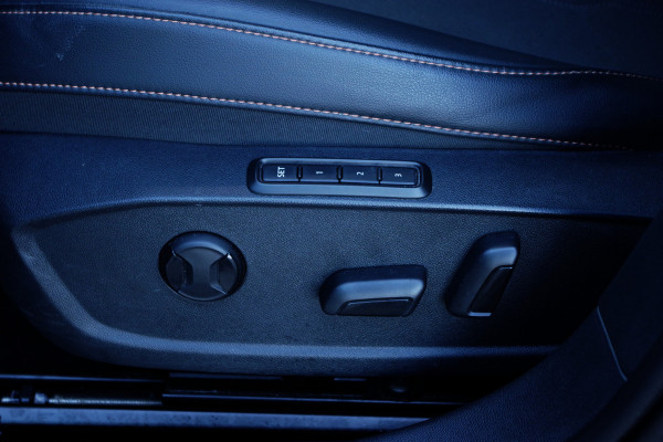 CUPRA Formentor 1.4 e-Hybrid 245 PK VZ Performance PHEV, Panoramadak, Keyless, Stuur-Startknop, Winterpakket, Memory