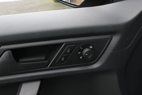 Volkswagen Caddy 2.0 TDI L1H1 BMT 189PK / FULL OPTIONS / GTI INTERIEUR / R- LINE / NIEUWSTAAT / ELEK- PAKKET / NAV / APPLE CARPLAY