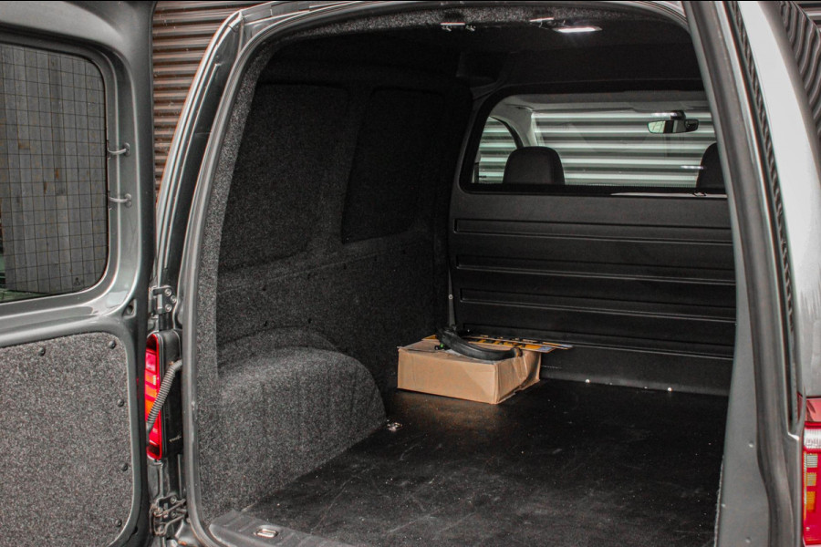 Volkswagen Caddy 2.0 TDI L1H1 BMT 189PK / FULL OPTIONS / GTI INTERIEUR / R- LINE / NIEUWSTAAT / ELEK- PAKKET / NAV / APPLE CARPLAY