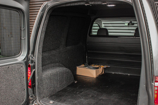 Volkswagen Caddy 2.0 TDI L1H1 BMT 189PK / FULL OPTIONS / GTI INTERIEUR / R- LINE / NIEUWSTAAT / ELEK- PAKKET / NAV / APPLE CARPLAY