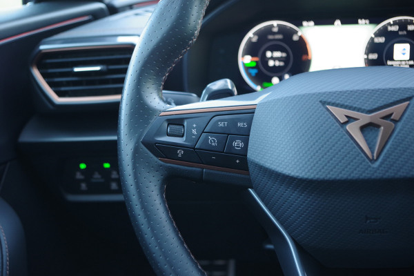 CUPRA Formentor 1.4 e-Hybrid 245 PK VZ Performance PHEV, Panoramadak, Adap. Cruise Control