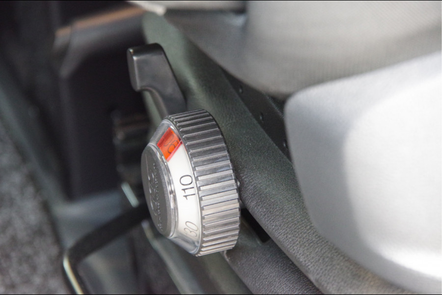 Mercedes-Benz Sprinter 319 3.0 CDI V6 L2H2 AUT. LED, LUCHTVERING, MBUX 10'', 360 CAMERA, STOELVERWARMING, CRUISE, CLIMA, PARKEERSENSOREN