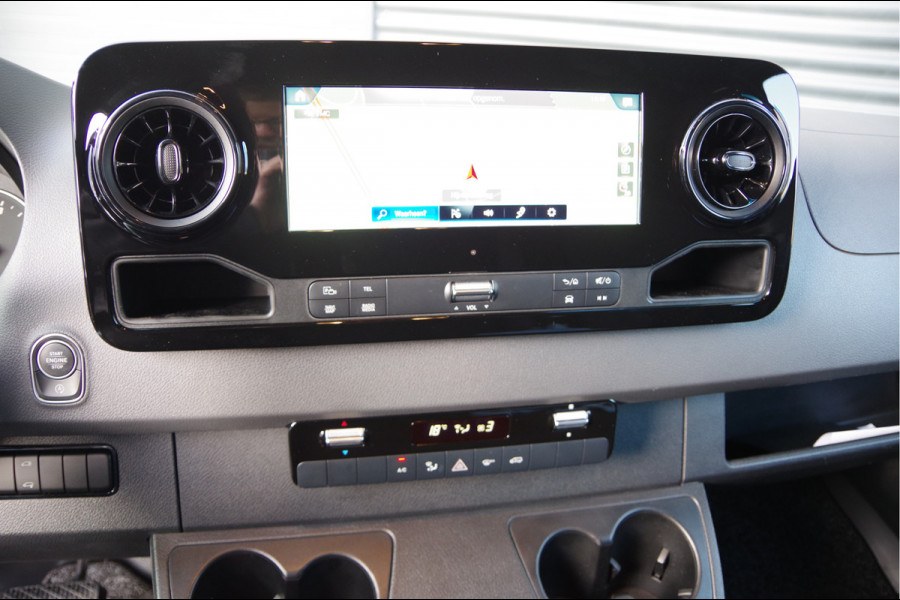 Mercedes-Benz Sprinter 319 3.0 CDI V6 L2H2 AUT. LED, LUCHTVERING, MBUX 10'', 360 CAMERA, STOELVERWARMING, CRUISE, CLIMA, PARKEERSENSOREN