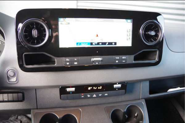 Mercedes-Benz Sprinter 319 3.0 CDI V6 L2H2 AUT. LED, LUCHTVERING, MBUX 10'', 360 CAMERA, STOELVERWARMING, CRUISE, CLIMA, PARKEERSENSOREN