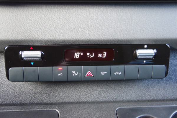 Mercedes-Benz Sprinter 319 3.0 CDI V6 L2H2 AUT. LED, LUCHTVERING, MBUX 10'', 360 CAMERA, STOELVERWARMING, CRUISE, CLIMA, PARKEERSENSOREN