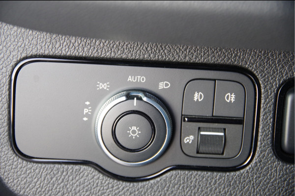 Mercedes-Benz Sprinter 319 3.0 CDI V6 L2H2 AUT. LED, LUCHTVERING, MBUX 10'', 360 CAMERA, STOELVERWARMING, CRUISE, CLIMA, PARKEERSENSOREN