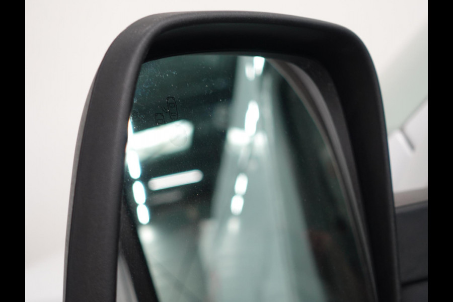 Renault Master T33 2.3 dCi 135PK L2H2 Work Edition Airco Cruise Camera Navi Parkeersensoren Trekhaak