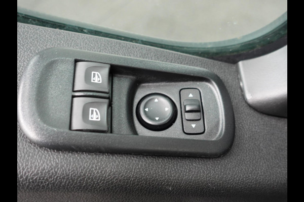 Renault Master T33 2.3 dCi 135PK L2H2 Work Edition Airco Cruise Camera Navi Parkeersensoren Trekhaak
