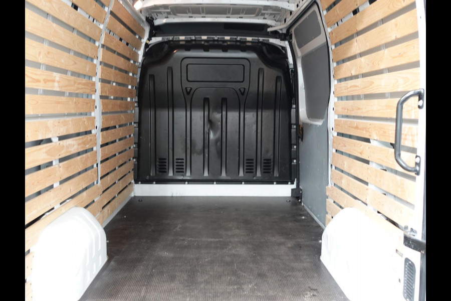 Renault Master T33 2.3 dCi 135PK L2H2 Work Edition Airco Cruise Camera Navi Parkeersensoren Trekhaak