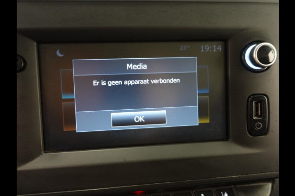 Renault Master T33 2.3 dCi 135PK L2H2 Work Edition Airco Cruise Camera Navi Parkeersensoren Trekhaak