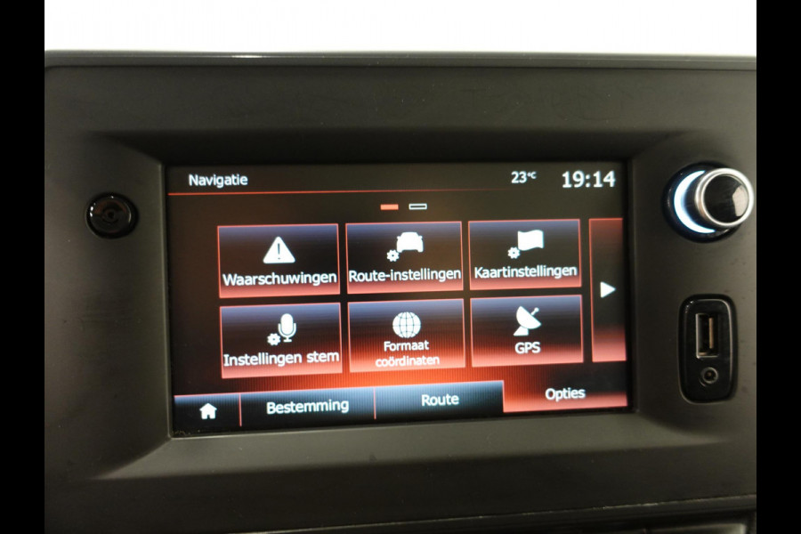 Renault Master T33 2.3 dCi 135PK L2H2 Work Edition Airco Cruise Camera Navi Parkeersensoren Trekhaak