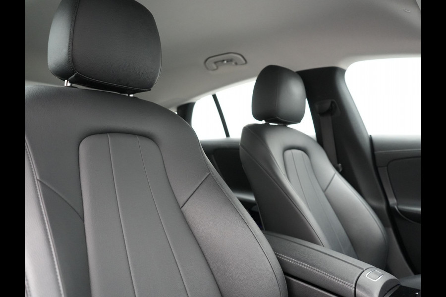 Mercedes-Benz CLA-Klasse Shooting Brake 250 e Progressive Plug In Hybrid 218pk Dealer O.H. PHEV | Adaptive Cruise | 360 Camera | Lederen Sportstoelen Massage & Memory | Widescreen Navi | Sfeerverlichting | Stoelen & Stuur Verwarmd | Apple Carplay | Navigatie | DAB |