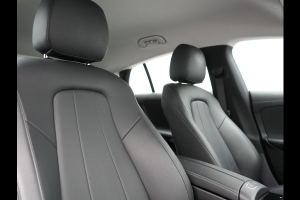 Mercedes-Benz CLA-Klasse Shooting Brake 250 e Progressive Plug In Hybrid 218pk Dealer O.H. PHEV | Adaptive Cruise | 360 Camera | Lederen Sportstoelen Massage & Memory | Widescreen Navi | Sfeerverlichting | Stoelen & Stuur Verwarmd | Apple Carplay | Navigatie | DAB |