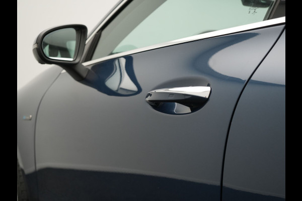 Mercedes-Benz CLA-Klasse Shooting Brake 250 e Progressive Plug In Hybrid 218pk Dealer O.H. PHEV | Adaptive Cruise | 360 Camera | Lederen Sportstoelen Massage & Memory | Widescreen Navi | Sfeerverlichting | Stoelen & Stuur Verwarmd | Apple Carplay | Navigatie | DAB |