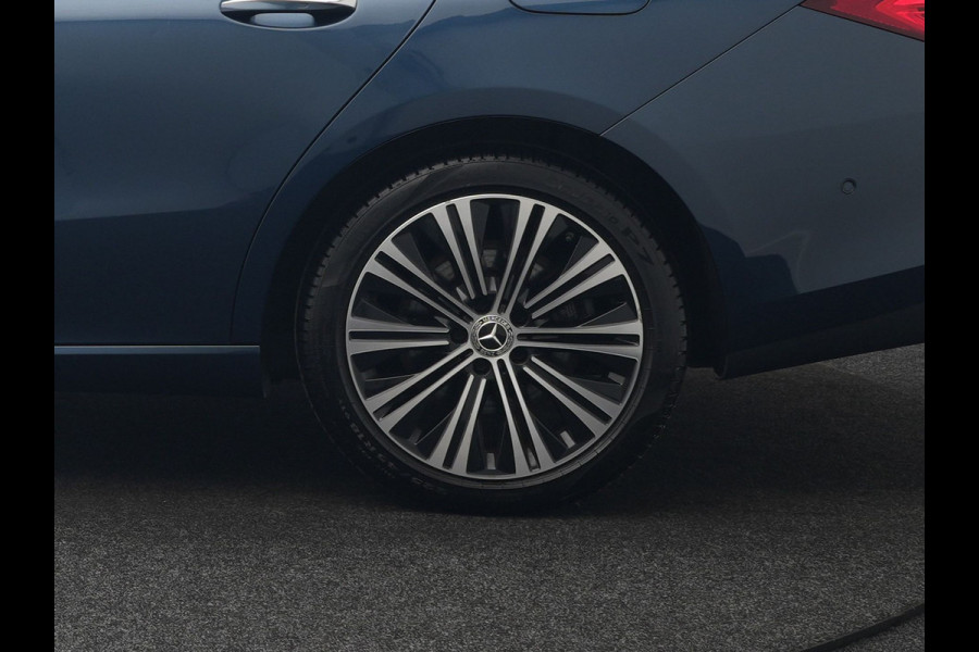 Mercedes-Benz CLA-Klasse Shooting Brake 250 e Progressive Plug In Hybrid 218pk Dealer O.H. PHEV | Adaptive Cruise | 360 Camera | Lederen Sportstoelen Massage & Memory | Widescreen Navi | Sfeerverlichting | Stoelen & Stuur Verwarmd | Apple Carplay | Navigatie | DAB |