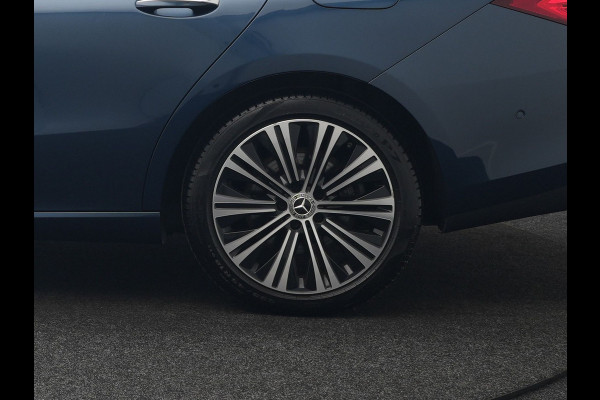 Mercedes-Benz CLA-Klasse Shooting Brake 250 e Progressive Plug In Hybrid 218pk Dealer O.H. PHEV | Adaptive Cruise | 360 Camera | Lederen Sportstoelen Massage & Memory | Widescreen Navi | Sfeerverlichting | Stoelen & Stuur Verwarmd | Apple Carplay | Navigatie | DAB |