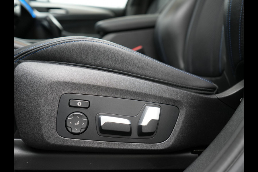 BMW X3 xDrive30e M Sport Plug In Hybrid 293pk Dealer O.H PHEV | Trekhaak Af Fabriek | Panodak | Adaptive Cruise | 360 Camera | Head Up | Sportstoelen Memory & Verwarmd | Harman & Kardon | Keyless | Apple Carplay | Virtual | Navigatie | DAB |