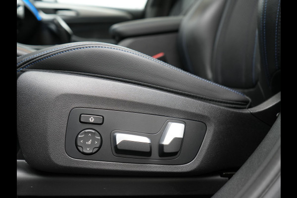 BMW X3 xDrive30e M Sport Plug In Hybrid 293pk Dealer O.H PHEV | Trekhaak Af Fabriek | Panodak | Adaptive Cruise | 360 Camera | Head Up | Sportstoelen Memory & Verwarmd | Harman & Kardon | Keyless | Apple Carplay | Virtual | Navigatie | DAB |