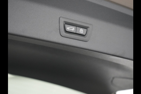 BMW X3 xDrive30e M Sport Plug In Hybrid 293pk Dealer O.H PHEV | Trekhaak Af Fabriek | Panodak | Adaptive Cruise | 360 Camera | Head Up | Sportstoelen Memory & Verwarmd | Harman & Kardon | Keyless | Apple Carplay | Virtual | Navigatie | DAB |