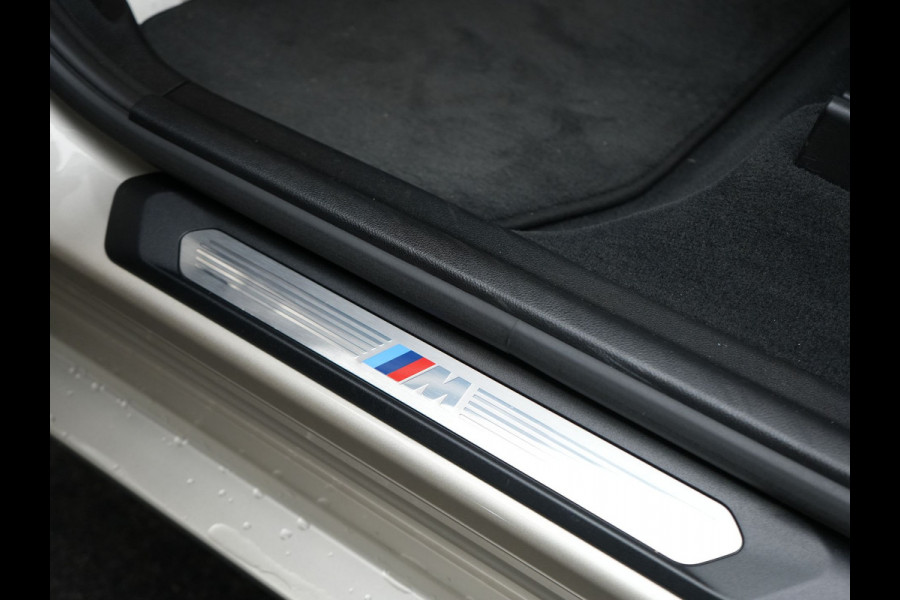 BMW X3 xDrive30e M Sport Plug In Hybrid 293pk Dealer O.H PHEV | Trekhaak Af Fabriek | Panodak | Adaptive Cruise | 360 Camera | Head Up | Sportstoelen Memory & Verwarmd | Harman & Kardon | Keyless | Apple Carplay | Virtual | Navigatie | DAB |