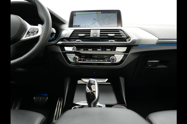 BMW X3 xDrive30e M Sport Plug In Hybrid 293pk Dealer O.H PHEV | Trekhaak Af Fabriek | Panodak | Adaptive Cruise | 360 Camera | Head Up | Sportstoelen Memory & Verwarmd | Harman & Kardon | Keyless | Apple Carplay | Virtual | Navigatie | DAB |