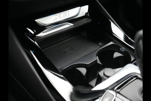 BMW X3 xDrive30e M Sport Plug In Hybrid 293pk Dealer O.H PHEV | Trekhaak Af Fabriek | Panodak | Adaptive Cruise | 360 Camera | Head Up | Sportstoelen Memory & Verwarmd | Harman & Kardon | Keyless | Apple Carplay | Virtual | Navigatie | DAB |