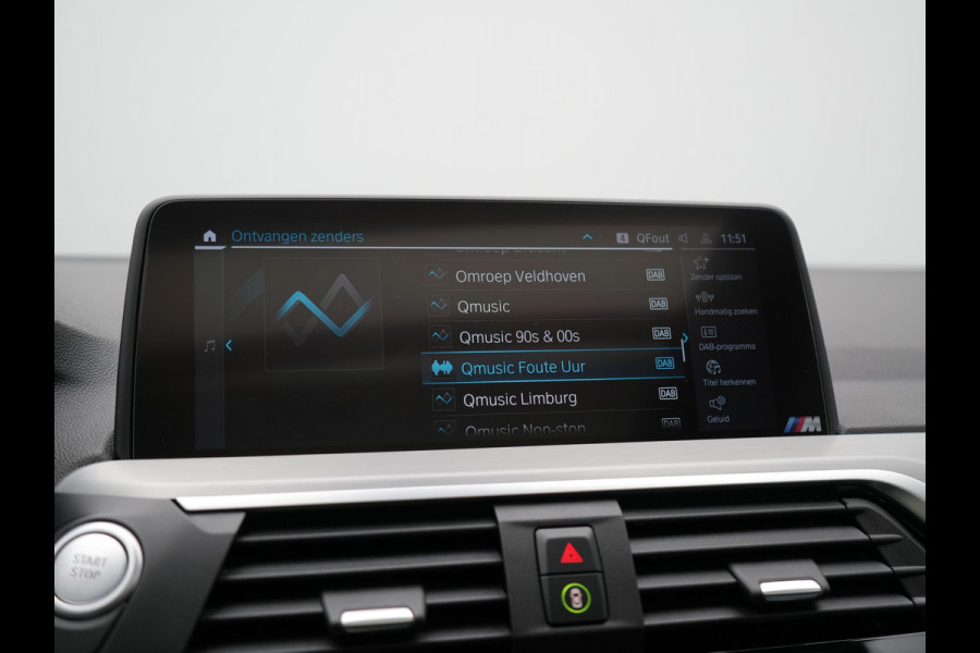 BMW X3 xDrive30e M Sport Plug In Hybrid 293pk Dealer O.H PHEV | Trekhaak Af Fabriek | Panodak | Adaptive Cruise | 360 Camera | Head Up | Sportstoelen Memory & Verwarmd | Harman & Kardon | Keyless | Apple Carplay | Virtual | Navigatie | DAB |