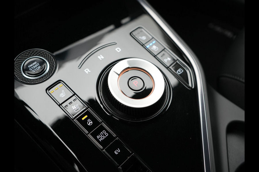 Kia Niro 1.6 GDi ExecutiveLine Plug In Hybrid 182pk Dealer O.H. PHEV | Adaptive Cruise | Head Up | Camera | Harman & Kardon | Lederen Sportstoelen Memory & Ventilatie | Stoelen & Stuur Verwarmd | Apple Carplay | Keyless | Blis | Sfeerverlichting |