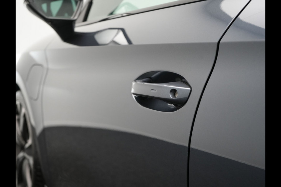 CUPRA Leon 1.4 e-Hybrid VZ Plug In Hybrid 245pk Dealer O.H PHEV | Adaptive Cruise | Camera | Keyless | Sportstoelen Verwarmd | Apple Carplay | Sfeerverlichting | Virtual | Navigatie | DAB+ | 19"L.M |