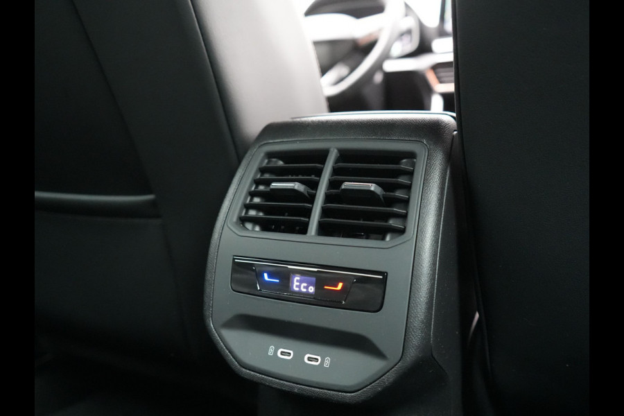 CUPRA Leon 1.4 e-Hybrid VZ Plug In Hybrid 245pk Dealer O.H PHEV | Adaptive Cruise | Camera | Keyless | Sportstoelen Verwarmd | Apple Carplay | Sfeerverlichting | Virtual | Navigatie | DAB+ | 19"L.M |