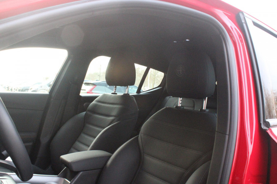 Alfa Romeo Tonale PHEV 280PK VELOCE | HARMAN/KARDON PREMIUM AUDIO | PREMIUM PACK: LEDEREN BEKLEDING/GEVENTILEERDE VOORSTOELEN/4-VOUDIG ELEKTRISCH VERSTELBARE LENDESTEUN VOORSTOELEN | WINTERPACK: STOEL/STUUR VERWARMING | STOEL VENTILATIE | TECHNOLOGY PACK: PARKEERWAARSCHUWING VOOR EN ACHTER/360° CAMERA/AUTOMATISCH INPARKEREN/ AUTONOMOUS DRIVING LEVEL 2: ADAPTIVE CRUISE CONTROL/LANE CENTERING ASSIST/TRAFFIC JAM ASSIST DODEHOEK DETECTIE AUTOMATISCH DIMMENDE BUITENSPIEGELS | DRAADLOZE TELEFOONLADER | FULL LED MATRIX KOPLAMPEN | DUAL STAGE VALVE: ACTIEVE DEMPING | KEYLESS ENTRY/START | 20" L