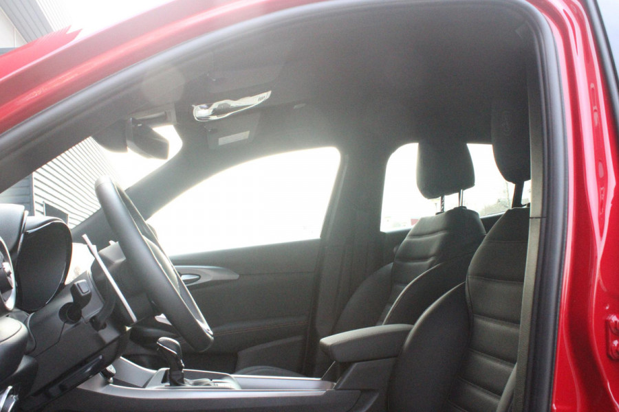 Alfa Romeo Tonale PHEV 280PK VELOCE | HARMAN/KARDON PREMIUM AUDIO | PREMIUM PACK: LEDEREN BEKLEDING/GEVENTILEERDE VOORSTOELEN/4-VOUDIG ELEKTRISCH VERSTELBARE LENDESTEUN VOORSTOELEN | WINTERPACK: STOEL/STUUR VERWARMING | STOEL VENTILATIE | TECHNOLOGY PACK: PARKEERWAARSCHUWING VOOR EN ACHTER/360° CAMERA/AUTOMATISCH INPARKEREN/ AUTONOMOUS DRIVING LEVEL 2: ADAPTIVE CRUISE CONTROL/LANE CENTERING ASSIST/TRAFFIC JAM ASSIST DODEHOEK DETECTIE AUTOMATISCH DIMMENDE BUITENSPIEGELS | DRAADLOZE TELEFOONLADER | FULL LED MATRIX KOPLAMPEN | DUAL STAGE VALVE: ACTIEVE DEMPING | KEYLESS ENTRY/START | 20" L