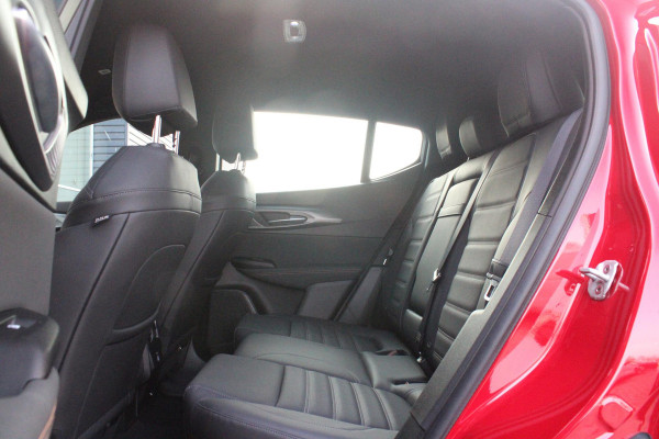 Alfa Romeo Tonale PHEV 280PK VELOCE | HARMAN/KARDON PREMIUM AUDIO | PREMIUM PACK: LEDEREN BEKLEDING/GEVENTILEERDE VOORSTOELEN/4-VOUDIG ELEKTRISCH VERSTELBARE LENDESTEUN VOORSTOELEN | WINTERPACK: STOEL/STUUR VERWARMING | STOEL VENTILATIE | TECHNOLOGY PACK: PARKEERWAARSCHUWING VOOR EN ACHTER/360° CAMERA/AUTOMATISCH INPARKEREN/ AUTONOMOUS DRIVING LEVEL 2: ADAPTIVE CRUISE CONTROL/LANE CENTERING ASSIST/TRAFFIC JAM ASSIST DODEHOEK DETECTIE AUTOMATISCH DIMMENDE BUITENSPIEGELS | DRAADLOZE TELEFOONLADER | FULL LED MATRIX KOPLAMPEN | DUAL STAGE VALVE: ACTIEVE DEMPING | KEYLESS ENTRY/START | 20" L