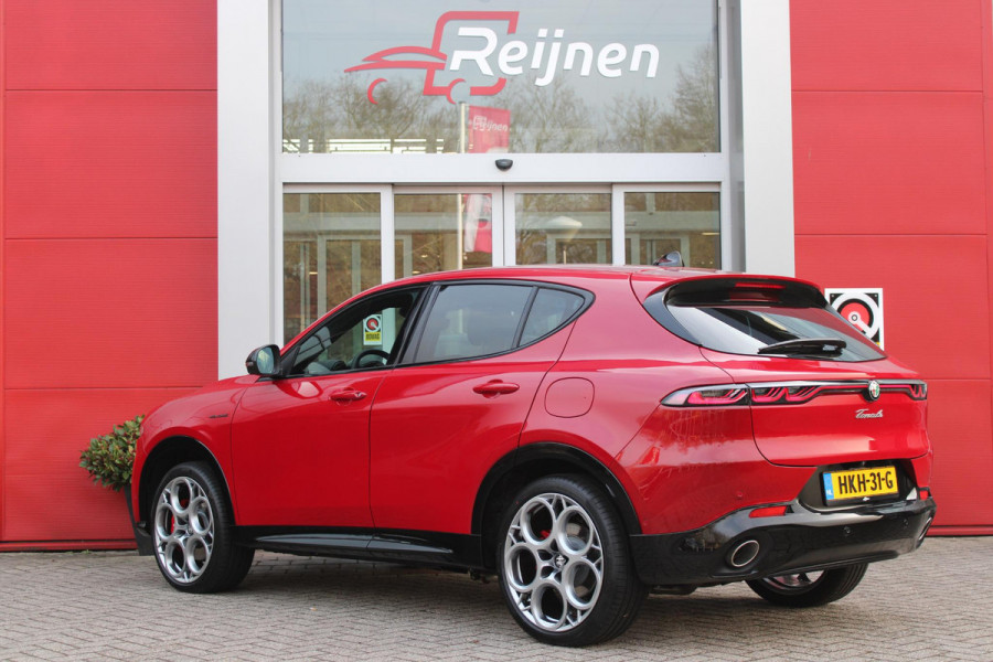 Alfa Romeo Tonale PHEV 280PK VELOCE | HARMAN/KARDON PREMIUM AUDIO | PREMIUM PACK: LEDEREN BEKLEDING/GEVENTILEERDE VOORSTOELEN/4-VOUDIG ELEKTRISCH VERSTELBARE LENDESTEUN VOORSTOELEN | WINTERPACK: STOEL/STUUR VERWARMING | STOEL VENTILATIE | TECHNOLOGY PACK: PARKEERWAARSCHUWING VOOR EN ACHTER/360° CAMERA/AUTOMATISCH INPARKEREN/ AUTONOMOUS DRIVING LEVEL 2: ADAPTIVE CRUISE CONTROL/LANE CENTERING ASSIST/TRAFFIC JAM ASSIST DODEHOEK DETECTIE AUTOMATISCH DIMMENDE BUITENSPIEGELS | DRAADLOZE TELEFOONLADER | FULL LED MATRIX KOPLAMPEN | DUAL STAGE VALVE: ACTIEVE DEMPING | KEYLESS ENTRY/START | 20" L