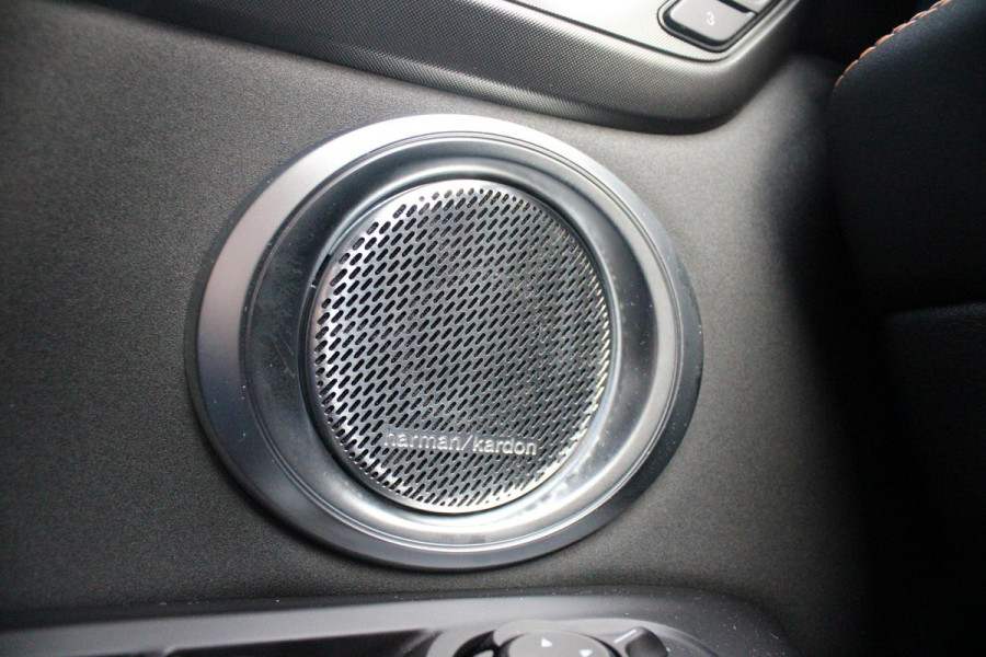 Alfa Romeo Tonale PHEV 280PK VELOCE | HARMAN/KARDON PREMIUM AUDIO | PREMIUM PACK: LEDEREN BEKLEDING/GEVENTILEERDE VOORSTOELEN/4-VOUDIG ELEKTRISCH VERSTELBARE LENDESTEUN VOORSTOELEN | WINTERPACK: STOEL/STUUR VERWARMING | STOEL VENTILATIE | TECHNOLOGY PACK: PARKEERWAARSCHUWING VOOR EN ACHTER/360° CAMERA/AUTOMATISCH INPARKEREN/ AUTONOMOUS DRIVING LEVEL 2: ADAPTIVE CRUISE CONTROL/LANE CENTERING ASSIST/TRAFFIC JAM ASSIST DODEHOEK DETECTIE AUTOMATISCH DIMMENDE BUITENSPIEGELS | DRAADLOZE TELEFOONLADER | FULL LED MATRIX KOPLAMPEN | DUAL STAGE VALVE: ACTIEVE DEMPING | KEYLESS ENTRY/START | 20" L