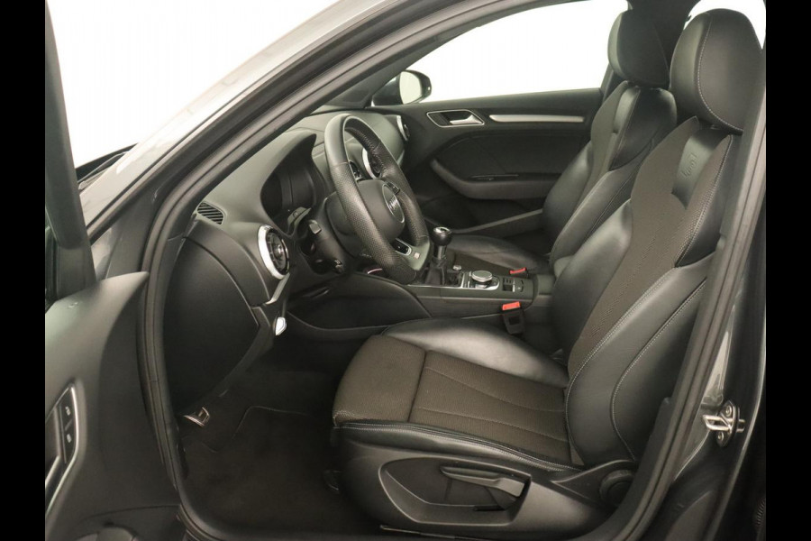 Audi A3 30 TFSI Advance Sport | Stoelverwarming | Virtual Cockpit | Carplay | Half leder | Navigatie | Full LED | Parkeerhulp | Bluetooth | Climate control | Cruise control