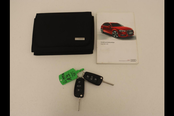 Audi A3 30 TFSI Advance Sport | Stoelverwarming | Virtual Cockpit | Carplay | Half leder | Navigatie | Full LED | Parkeerhulp | Bluetooth | Climate control | Cruise control