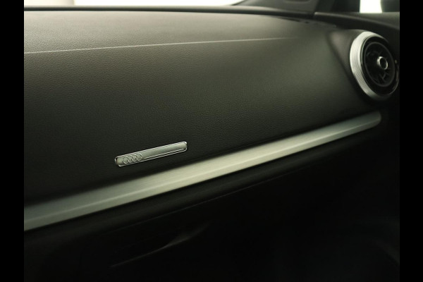 Audi A3 30 TFSI Advance Sport | Stoelverwarming | Virtual Cockpit | Carplay | Half leder | Navigatie | Full LED | Parkeerhulp | Bluetooth | Climate control | Cruise control