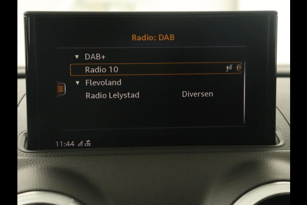 Audi A3 30 TFSI Advance Sport | Stoelverwarming | Virtual Cockpit | Carplay | Half leder | Navigatie | Full LED | Parkeerhulp | Bluetooth | Climate control | Cruise control