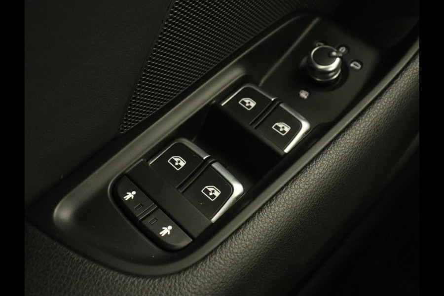 Audi A3 30 TFSI Advance Sport | Stoelverwarming | Virtual Cockpit | Carplay | Half leder | Navigatie | Full LED | Parkeerhulp | Bluetooth | Climate control | Cruise control