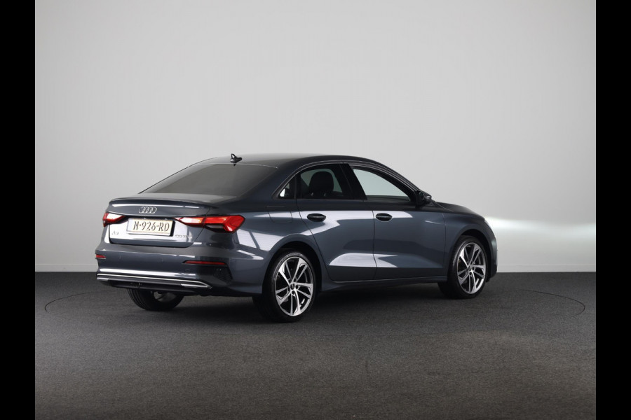 Audi A3 Limousine 30 TFSI Pro Line 110pk S-tronic | Stoelverwarming | 18 inch Lichtmetalen velgen | Cruise controle | Navigatie via App